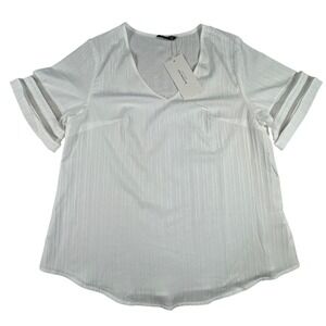 NEW!! Bloomchic White Textured V Neck Short Sleeve Ruffle Trim Top Women Size 10